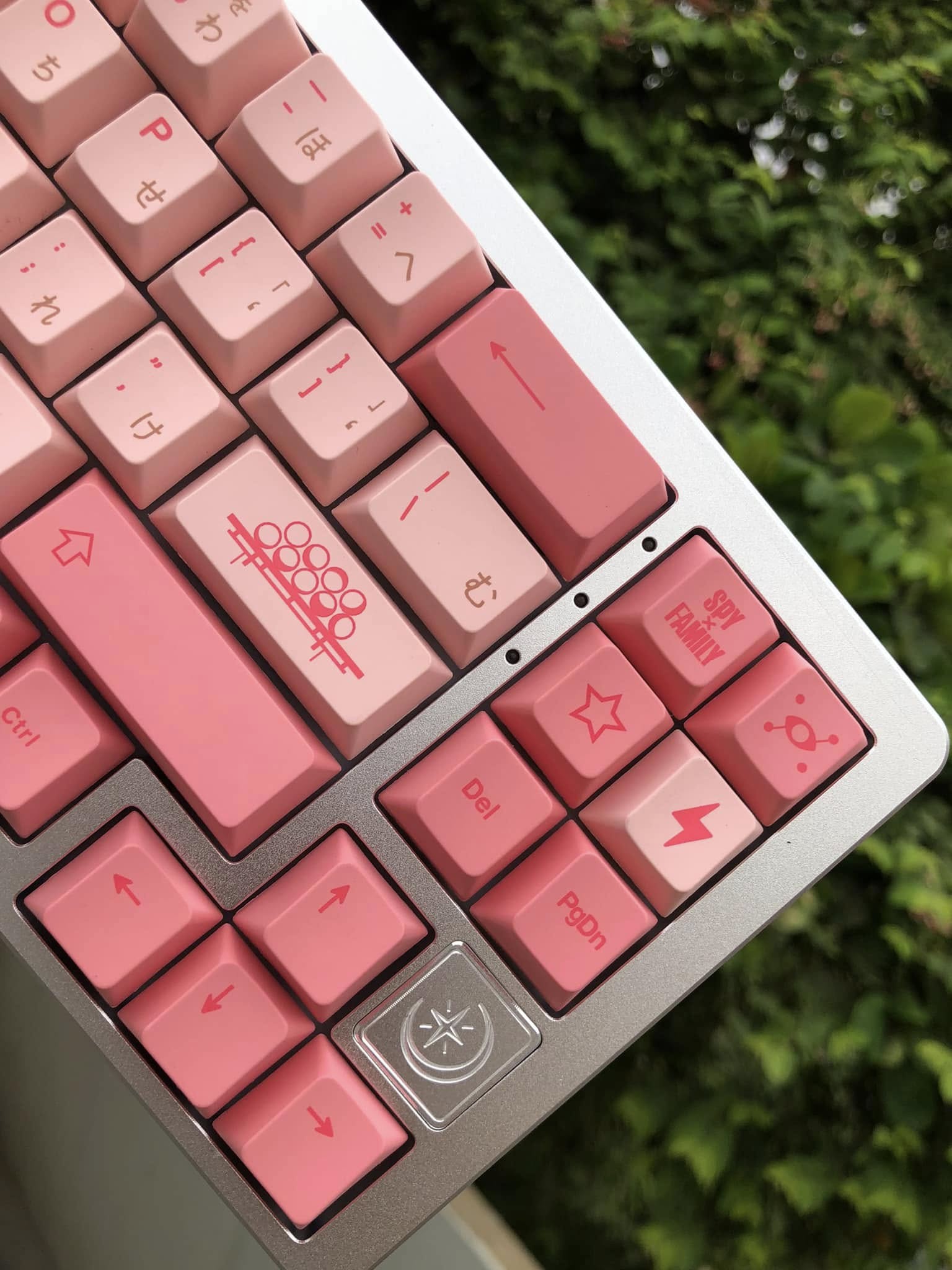 SPYxFAMILY Theme Keycaps ( 143 Keycaps )