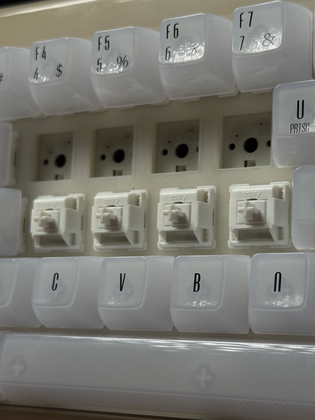 AKKO YU01 ( WHITE JADE ) RESIN KEYBOARD