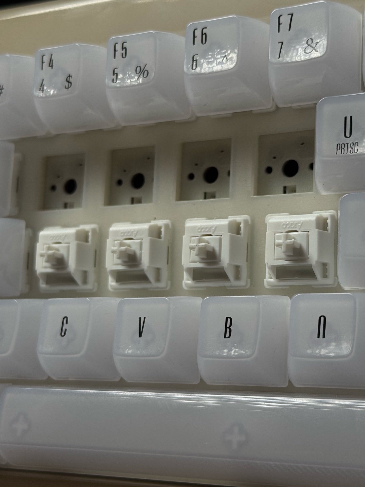 AKKO YU01 ( WHITE JADE ) RESIN KEYBOARD