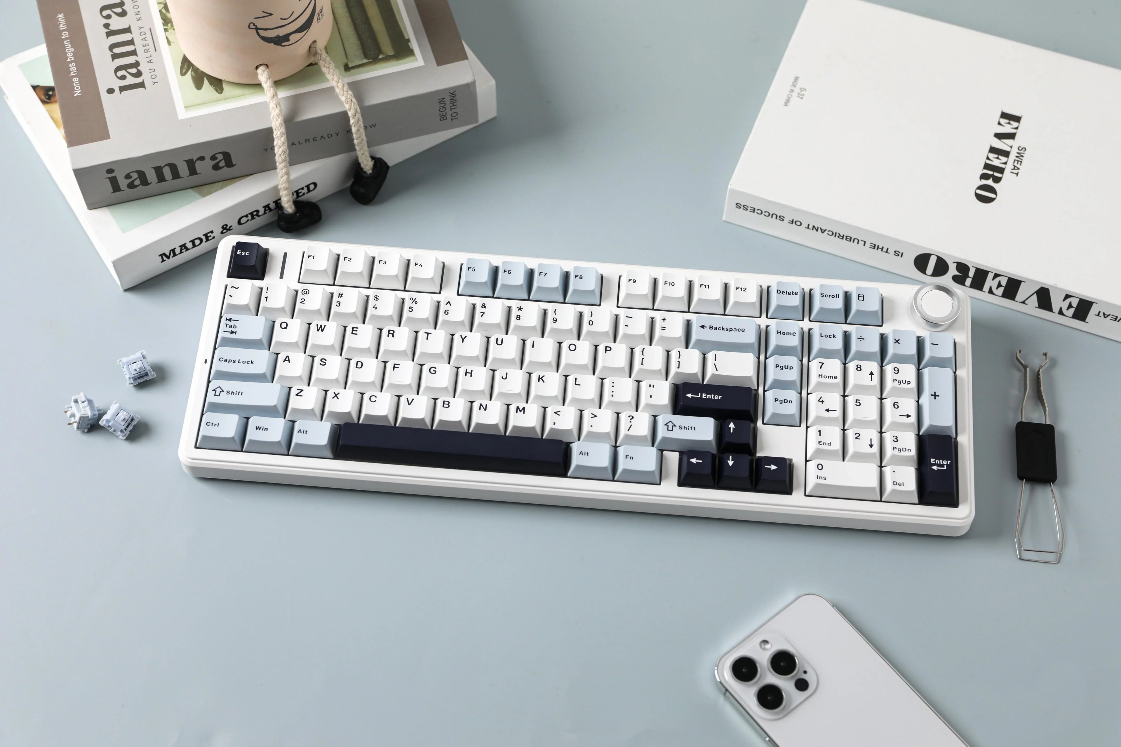 Aula F99 Pro ( White Black Grey )